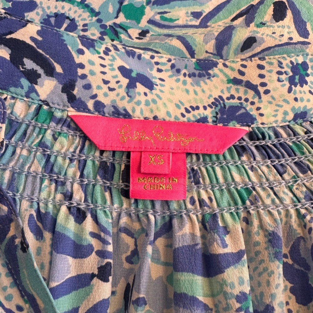 Lilly Pulitzer Elsa Silk Blouse Long Sleeve V-Neck Top‎ Smocked XSmall XS - Picture 4 of 7